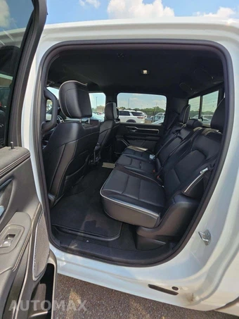 2025 Ram 1500 Laramie Crew Cab Short Bed - miniatura 13