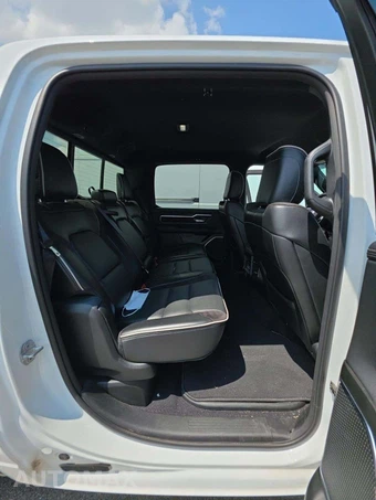 2025 Ram 1500 Laramie Crew Cab Short Bed - miniatura 16