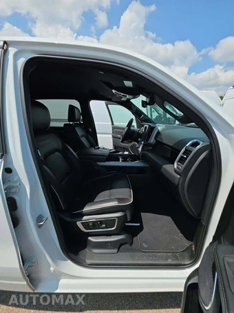 2025 Ram 1500 Laramie Crew Cab Short Bed - miniatura 18