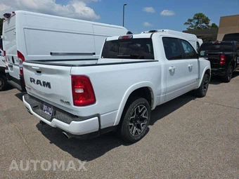 2025 Ram 1500 Laramie Crew Cab Short Bed - miniatura 3