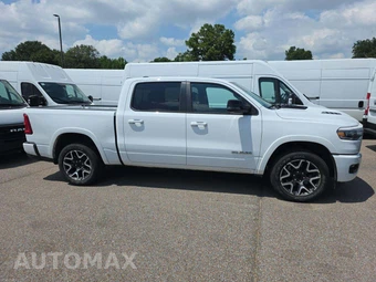 2025 Ram 1500 Laramie Crew Cab Short Bed - miniatura 4