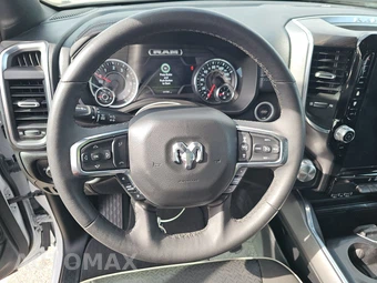 2025 Ram 1500 Laramie Crew Cab Short Bed - miniatura 10