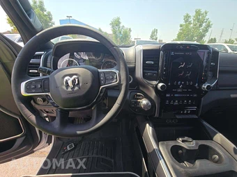 2025 Ram 1500 Laramie Crew Cab Short Bed - miniatura 10