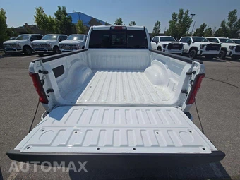 2025 Ram 1500 Laramie Crew Cab Short Bed - miniatura 14