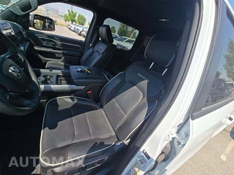 2025 Ram 1500 Laramie Crew Cab Short Bed - miniatura 6
