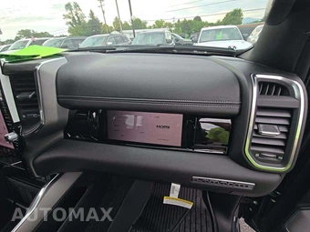 2025 Ram 1500 Laramie Crew Cab Short Bed – miniatura 16