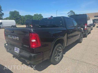 2025 Ram 1500 Laramie Crew Cab Short Bed - miniatura 3