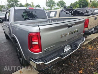 2025 Ram 1500 Laramie Crew Cab Short Bed - miniatura 2