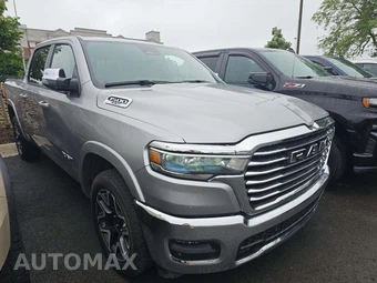 2025 Ram 1500 Laramie Crew Cab Short Bed - miniatura 4