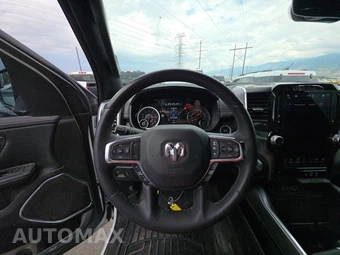 2025 Ram 1500 Laramie Crew Cab Short Bed - miniatura 10