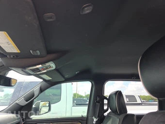 2025 Ram 1500 Limited Crew Cab Short Bed – miniatura 17