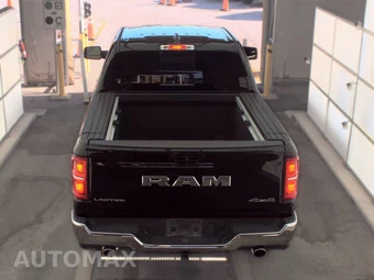 2025 Ram 1500 Limited Crew Cab Short Bed – miniatura 5