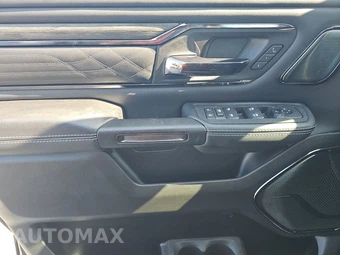 2025 Ram 1500 Limited Crew Cab Short Bed – miniatura 9