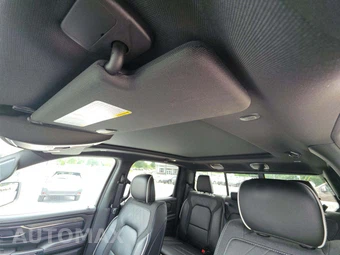 2025 Ram 1500 Limited Crew Cab Short Bed – miniatura 11