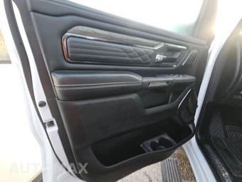 2025 Ram 1500 Limited Crew Cab Short Bed – miniatura 9