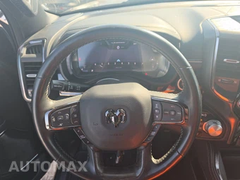 2025 Ram 1500 Limited Crew Cab Short Bed – miniatura 10