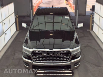 2025 Ram 1500 Limited Crew Cab Short Bed – miniatura 2