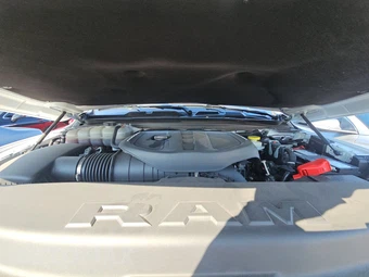 2025 Ram 1500 Limited Crew Cab Short Bed – miniatura 15