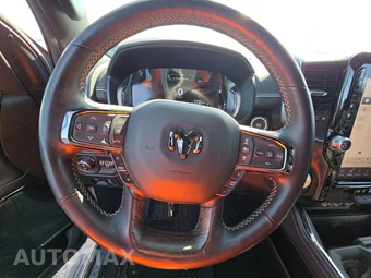 2025 Ram 1500 Limited Crew Cab Short Bed – miniatura 10