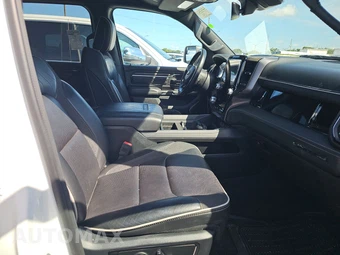 2025 Ram 1500 Limited Crew Cab Short Bed – miniatura 8