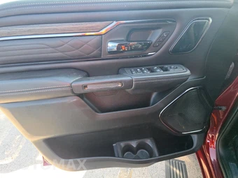 2025 Ram 1500 Limited Crew Cab Short Bed – miniatura 9