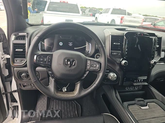 2025 Ram 1500 Limited Crew Cab Short Bed – miniatura 10