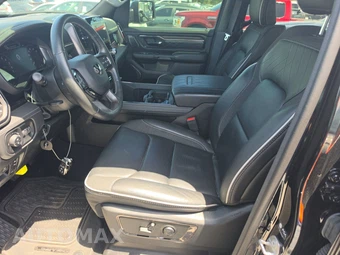 2025 Ram 1500 Limited Crew Cab Short Bed - miniatura 7