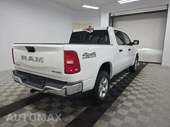 2025 Ram 1500 Lone Star Crew Cab Short Bed - miniatura 4