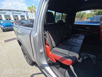 2025 Ram 1500 Rebel Crew Cab Short Bed - miniatura 16