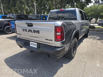 2025 Ram 1500 Rebel Crew Cab Short Bed - miniatura 3