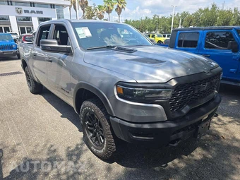 2025 Ram 1500 Rebel Crew Cab Short Bed - miniatura 4