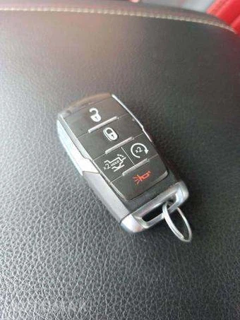 2025 Ram 1500 Rebel Crew Cab Short Bed - miniatura 9