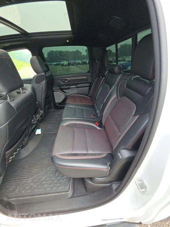 2025 Ram 1500 Rebel Crew Cab Short Bed - miniatura 10