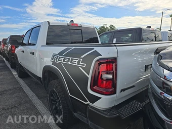 2025 Ram 1500 Rebel Crew Cab Short Bed - miniatura 6