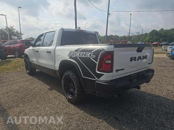 2025 Ram 1500 Rebel Crew Cab Short Bed - miniatura 2