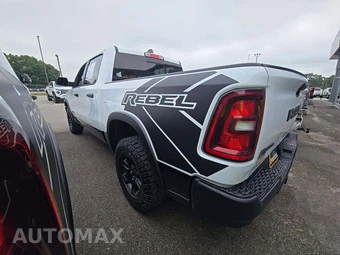2025 Ram 1500 Rebel Crew Cab Short Bed - miniatura 2