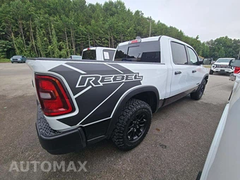 2025 Ram 1500 Rebel Crew Cab Short Bed - miniatura 3