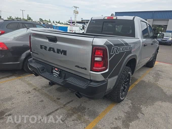 2025 Ram 1500 Rebel Crew Cab Short Bed - miniatura 4