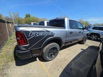 2025 Ram 1500 Rebel Crew Cab Short Bed - miniatura 3