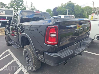 2025 Ram 1500 Rebel Crew Cab Short Bed - miniatura 2
