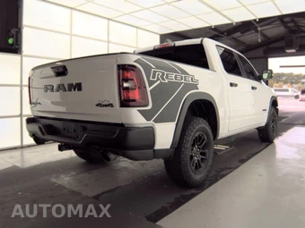 2025 Ram 1500 Rebel Crew Cab Short Bed - miniatura 4