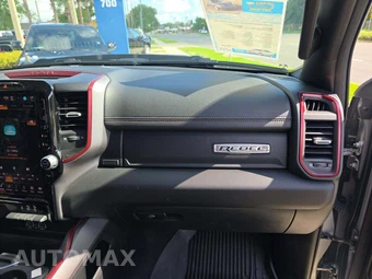 2025 Ram 1500 Rebel Crew Cab Short Bed - miniatura 19
