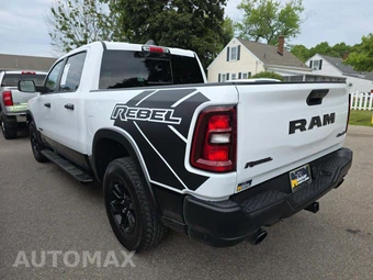 2025 Ram 1500 Rebel Crew Cab Short Bed - miniatura 2