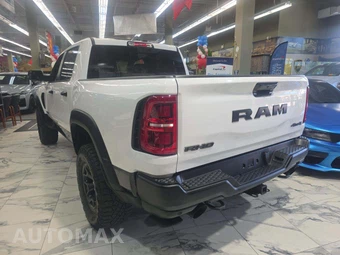 2025 Ram 1500 RHO Crew Cab Short Bed – miniatura 2