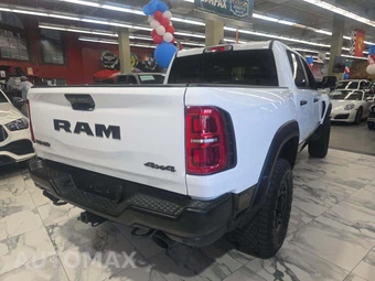 2025 Ram 1500 RHO Crew Cab Short Bed – miniatura 3
