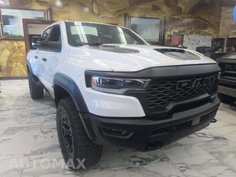 2025 Ram 1500 RHO Crew Cab Short Bed – miniatura 4