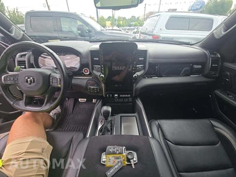2025 Ram 1500 RHO Crew Cab Short Bed - miniatura 10