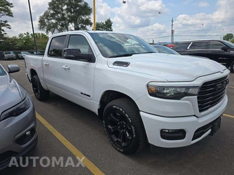 2025 Ram 1500 Sport Crew Cab Short Bed - miniatura 4