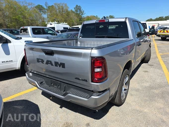 2025 Ram 1500 Tradesman Crew Cab Short Bed - miniatura 4
