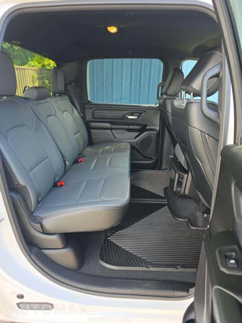 2025 Ram 1500 Tradesman Crew Cab Short Bed - miniatura 16